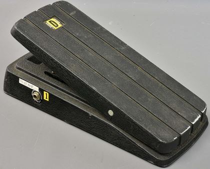 Roland-FV-2 guitar volume pedal (Genesis)
